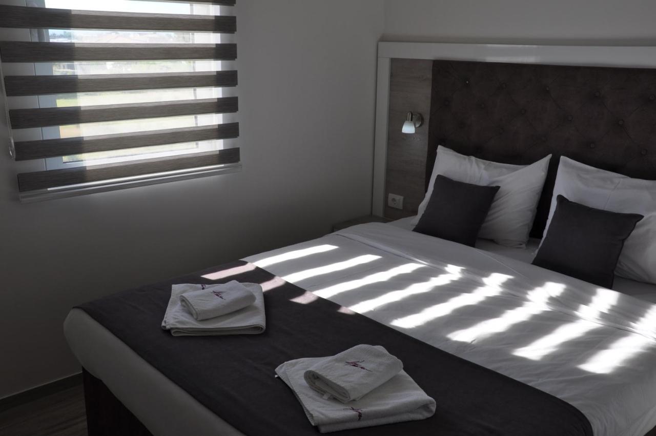 Hotel Heaven Lux Ulcinj Exterior foto