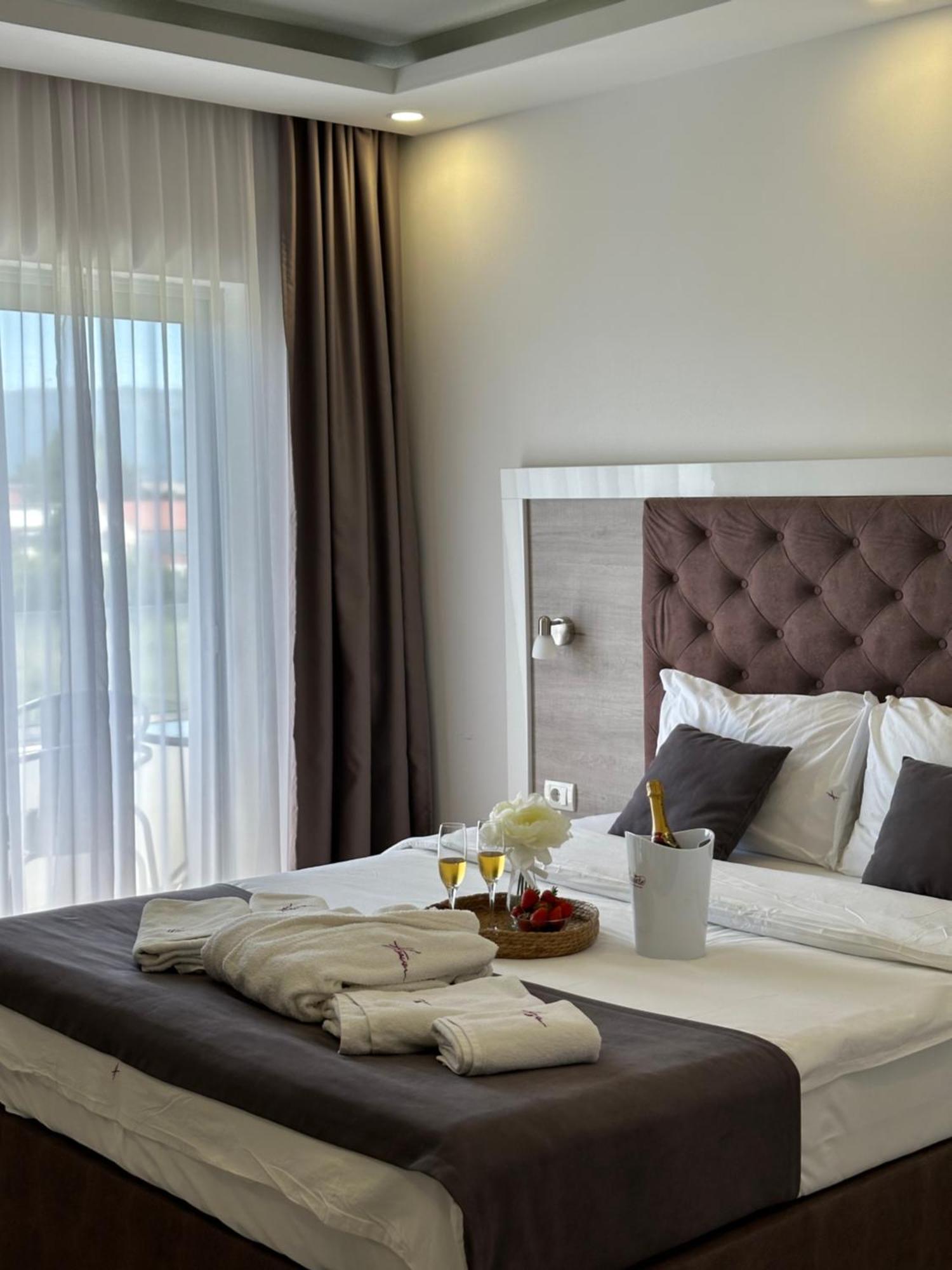 Hotel Heaven Lux Ulcinj Exterior foto