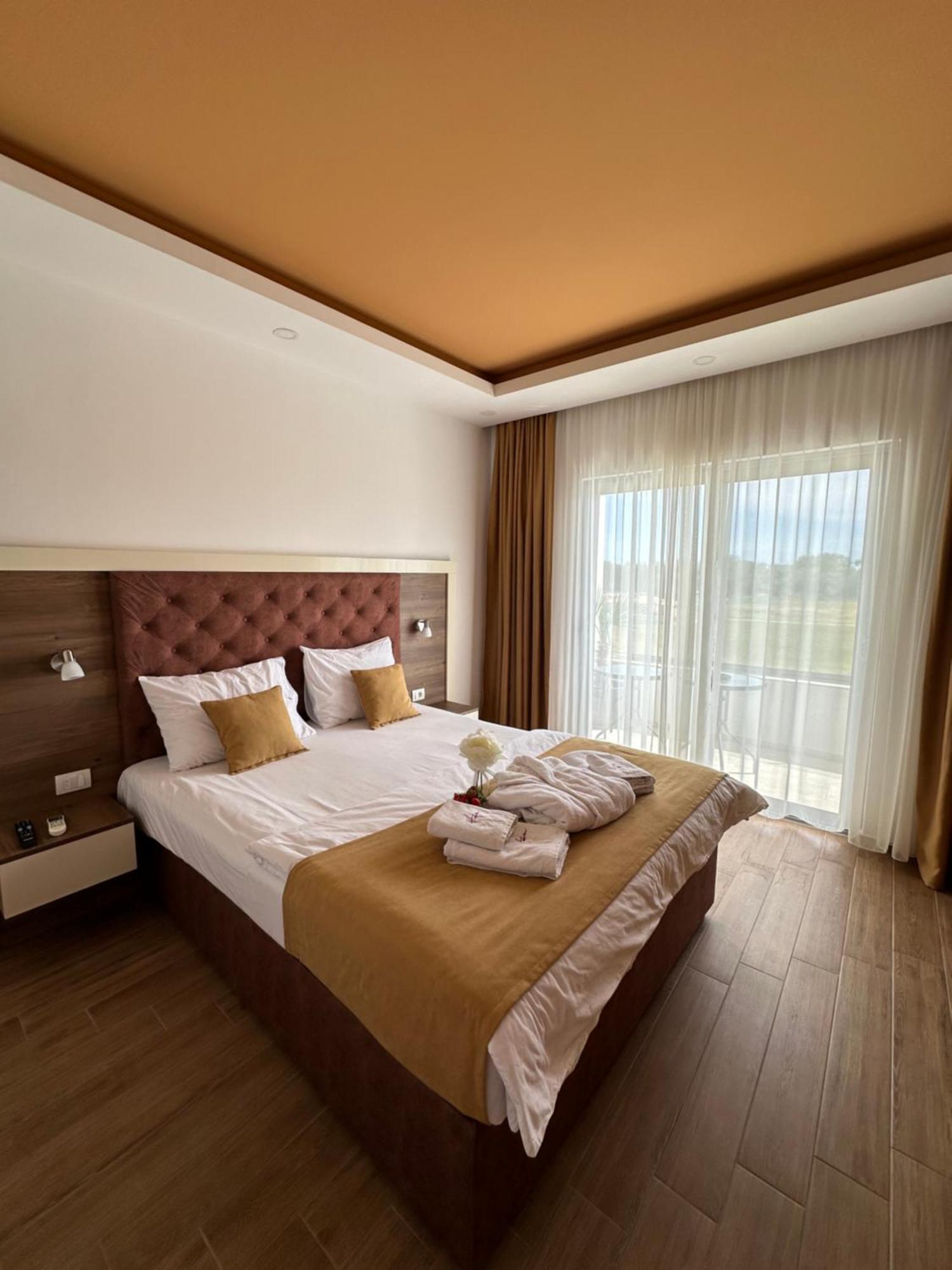 Hotel Heaven Lux Ulcinj Exterior foto